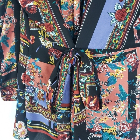 Tolani collection floral button down top - Picture 6 of 9